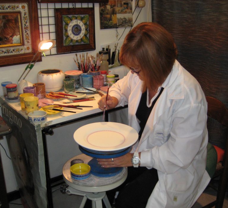 Deruta Ceramic artist demonstrates Maiolica pottery