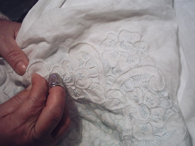 ricamo-italiano-italian-embroidery-Maria-Tiricamo 