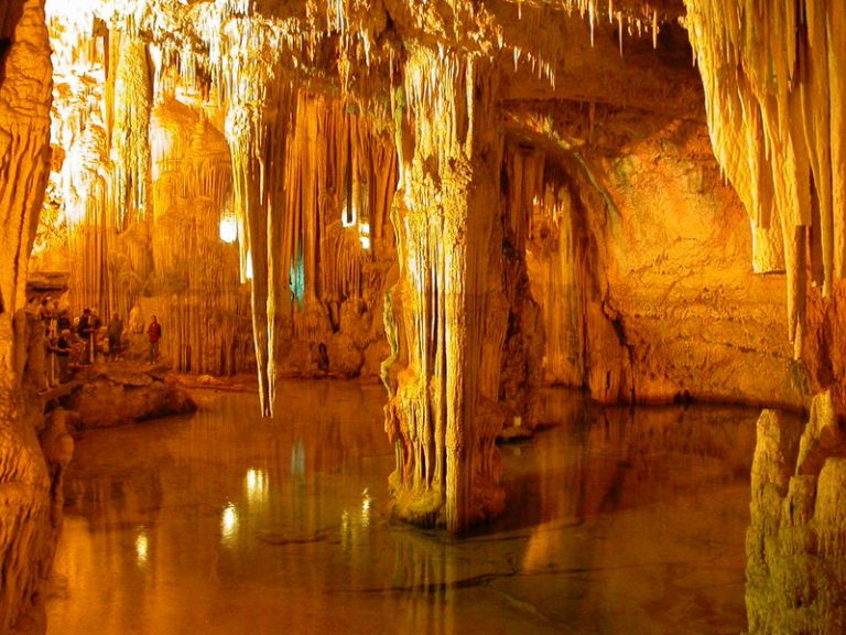 Inferno nella caverna! Dante performed in underground caves of Castellana Puglia