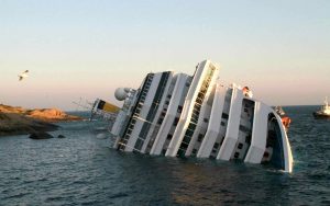 Naufragio-Giglio-Costa-Concordia-sinks-off-Italian-Coast