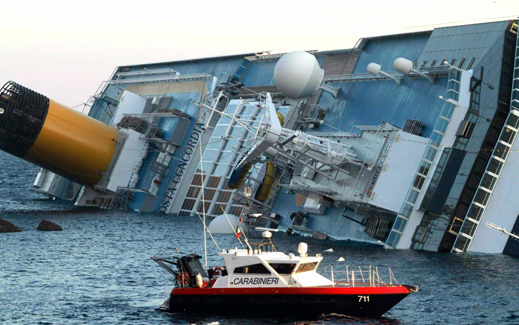 Naufragio-Giglio-Costa-Concordia-sinks-off-Italian-Coast