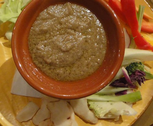 Bagno-cauda-Piemontese-peasant-dish-made-sardines-garlic