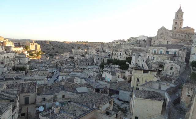 art-lessons-matera-city-sassi-cripta-gravina-cartapesta-san-francesco-arte-moderna