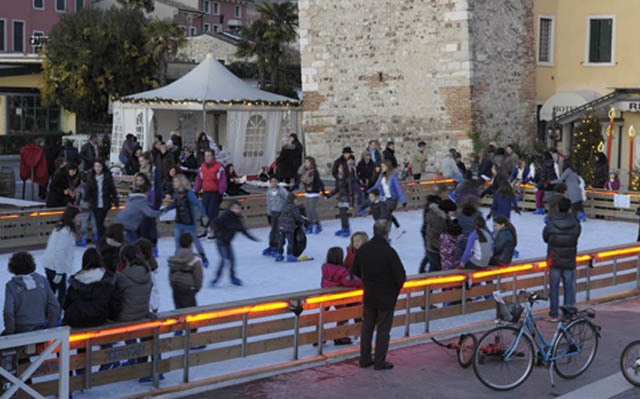 Mercatini-Natale-Christmas-Markets-Italy-Garda-Bardolino-Rossella-Rebonata 