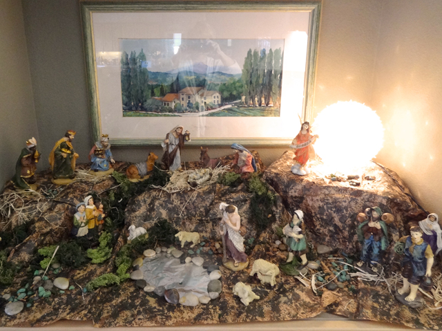 Italian Friend shares Christmas holiday traditions: Presepe Vivente & Befana