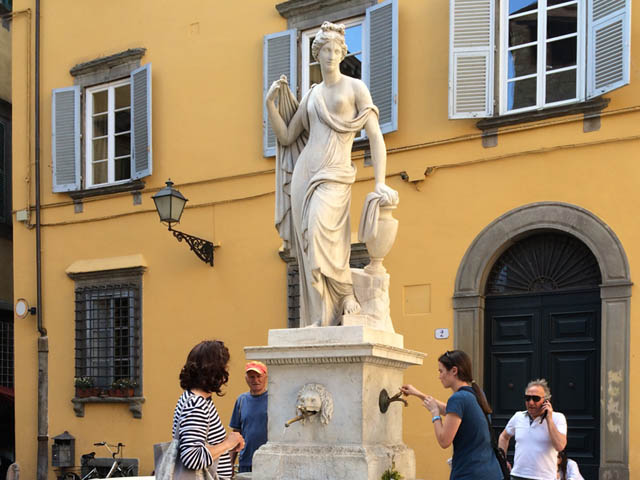 Lucca_StudentessaMatta4