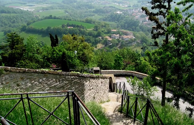 frontone-castle-nelle-marche-nadia-sparapani-talks-about-her-corner-italy