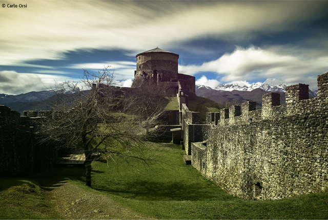 italian-podcast-la-fortezza-verrucole-medieval-fort-garfagnana-mountain