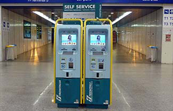 buy-train-ticket-automated-machine-Italy