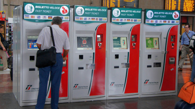 buy-train-ticket-automated-machine-Italy