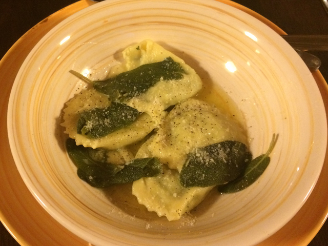 Ringraziamento-Thanksgiving-Italian-style-recipe-Ravioli-sage-turkey-breast-rosemary