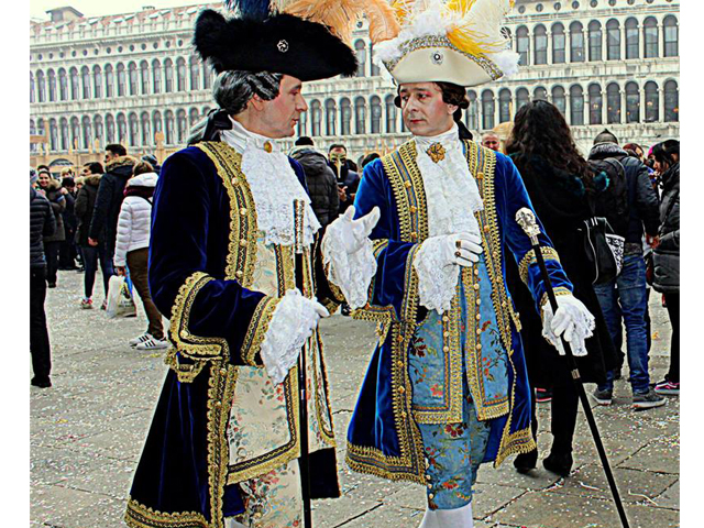 spensieratezza-italian-word-carefree-venice-carnival-costumes