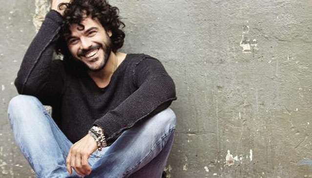 Francesco Renga Spotlighting Italian Singer and new CD Guardami Amore