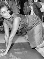 Sophia Loren Grauman Theater
