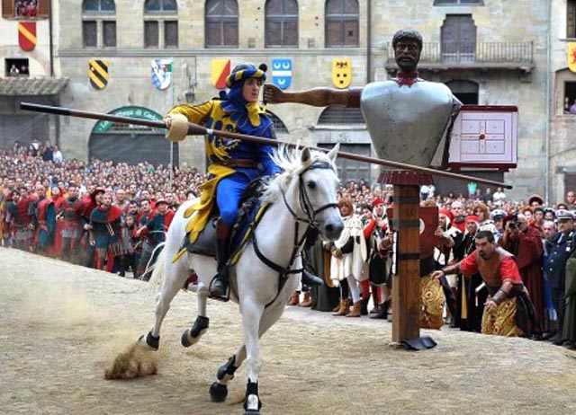 joust-arezzo-giostra-learn-italian-italy