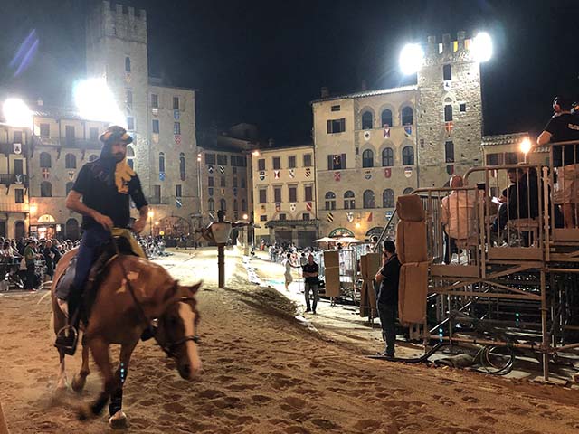 Arezzo-Learn-Italian-Italy-Studentessa-Matta-Cultural-Small-Group-Joust