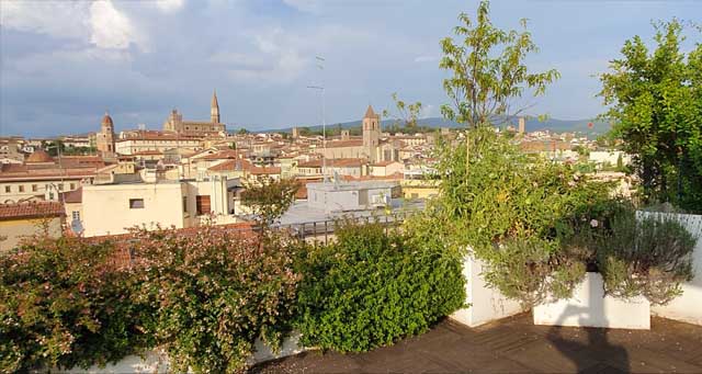 Homestay Italian language vacation in Arezzo with Enza