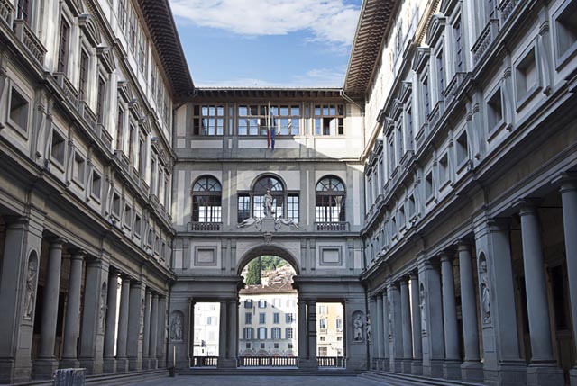 la-mia-sala-improve-italian-listening-comprehension-enjoy-art-Uffizi-Galleries-Florence