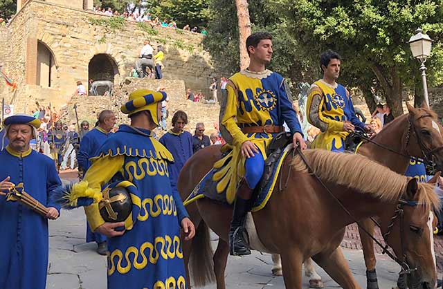 joust-arezzo-celebrate-like-italian-giostra-saracino-Festival-Learn-Italian-immersion-program