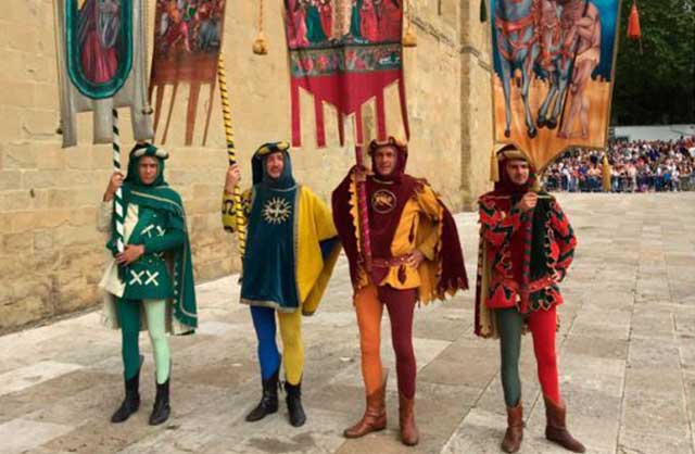 joust-arezzo-celebrate-like-italian-giostra-saracino-Festival-Learn-Italian-immersion-program