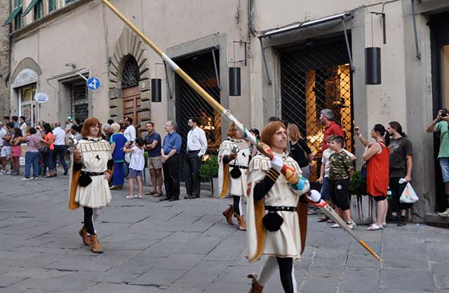 joust-arezzo-celebrate-like-italian-giostra-saracino-Festival-Learn-Italian-immersion-program