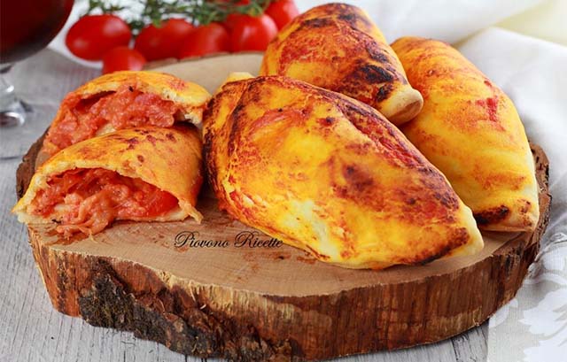 Italian-Culture-Food-Celebration-Tutti-a-Tavola-Puglia-Ferragosto-Panzerotti