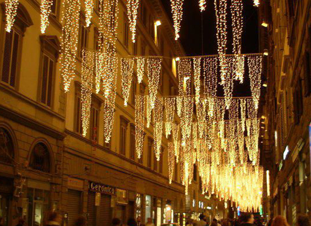 luci-firenze-natale-mercatino-santa-croce-foto