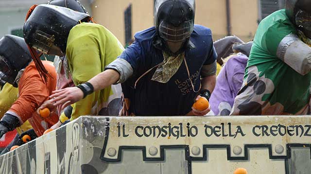 battaglia-delle-arance-carnevale-ivrea-battle-oranges