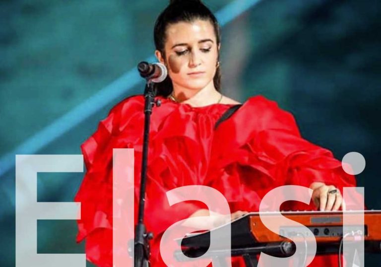 Music dance break! Grooving with Elasi’s “Valanghe.”