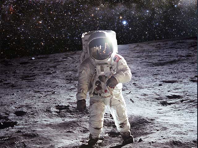 Armstrong-walking-on-moon-song-canzone-italian-singer-pago-Pacifico-Settembre