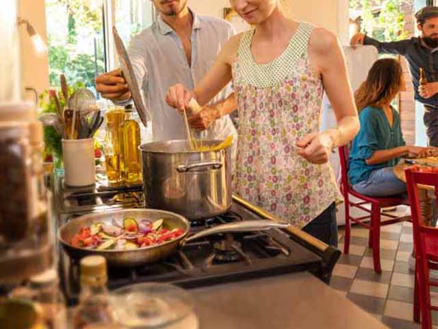 Alessandra, Italian teacher from Livorno, shares recipes for a successful homestay and a delectable dish