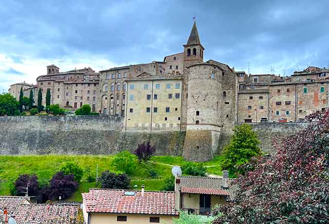 Studentessa-Matta-2023-June-Italian-Language-Immersion-Program-Arezzo-Cultura-Italiana-Giostra-Saracino